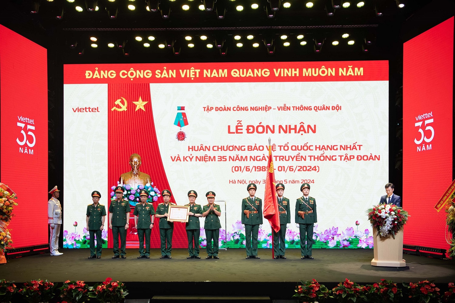 Viettel kỷ niệm 35 năm ngày truyền thống và đón nhận huân chương bảo vệ Tổ quốc hạng Nhất