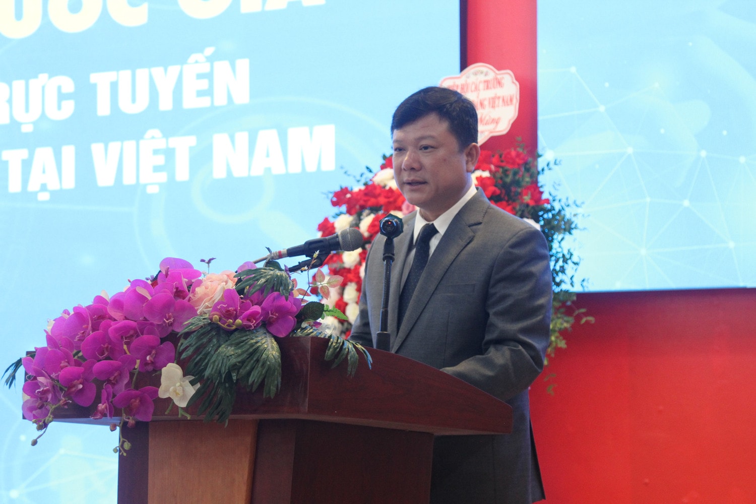 PGS.TS Hoàng Văn Hùng, Giám đốc ĐH Thái Nguyên Nâng cao chất lượng đào tạo trực tuyến trong các cơ sở giáo dục đại học Việt Nam -0