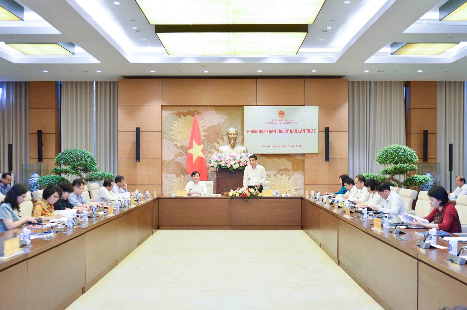 Phiên họp toàn thể lần thứ 7 của Ủy ban Văn hóa, Giáo dục cho ý kiến về đề xuất chủ trương đầu tư Chương trình mục tiêu quốc gia về phát triển văn hóa giai đoạn 2025 - 2035 Ảnh: Minh Thành