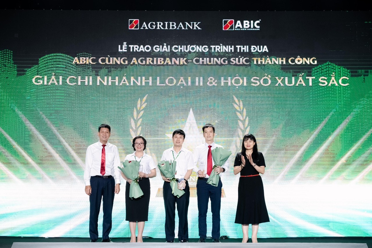 Nhờ Bảo hiểm Agribank, ngân hàng bớt nợ xấu, người dân có thêm lá chắn tài chính -0