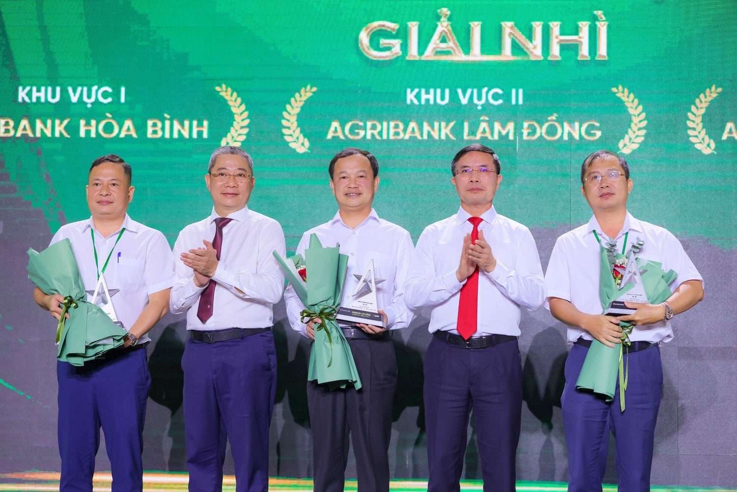 Nhờ Bảo hiểm Agribank, ngân hàng bớt nợ xấu, người dân có thêm lá chắn tài chính -0