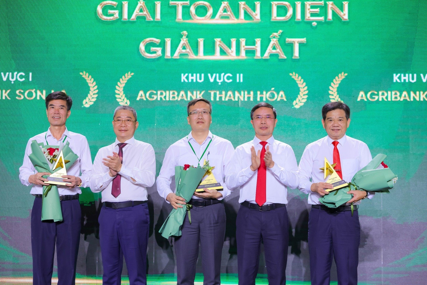 Nhờ Bảo hiểm Agribank, ngân hàng bớt nợ xấu, người dân có thêm lá chắn tài chính -0