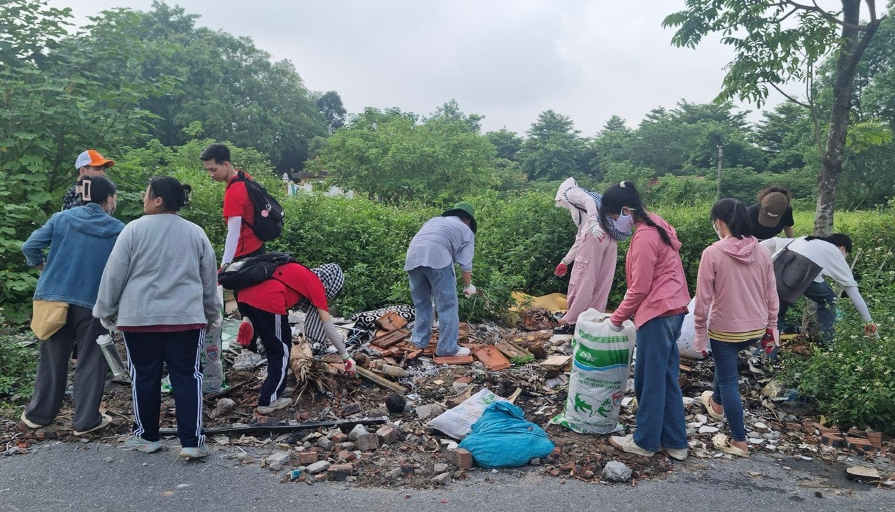 Hà Nội: Hàng nghìn người tham gia nhặt rác, chung tay bảo vệ môi trường -0