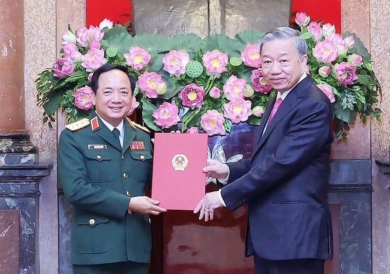 Chủ tịch nước Tô Lâm trao Quyết định bổ nhiệm Chủ nhiệm Tổng cục Chính trị Quân đội nhân dân Việt Nam -0