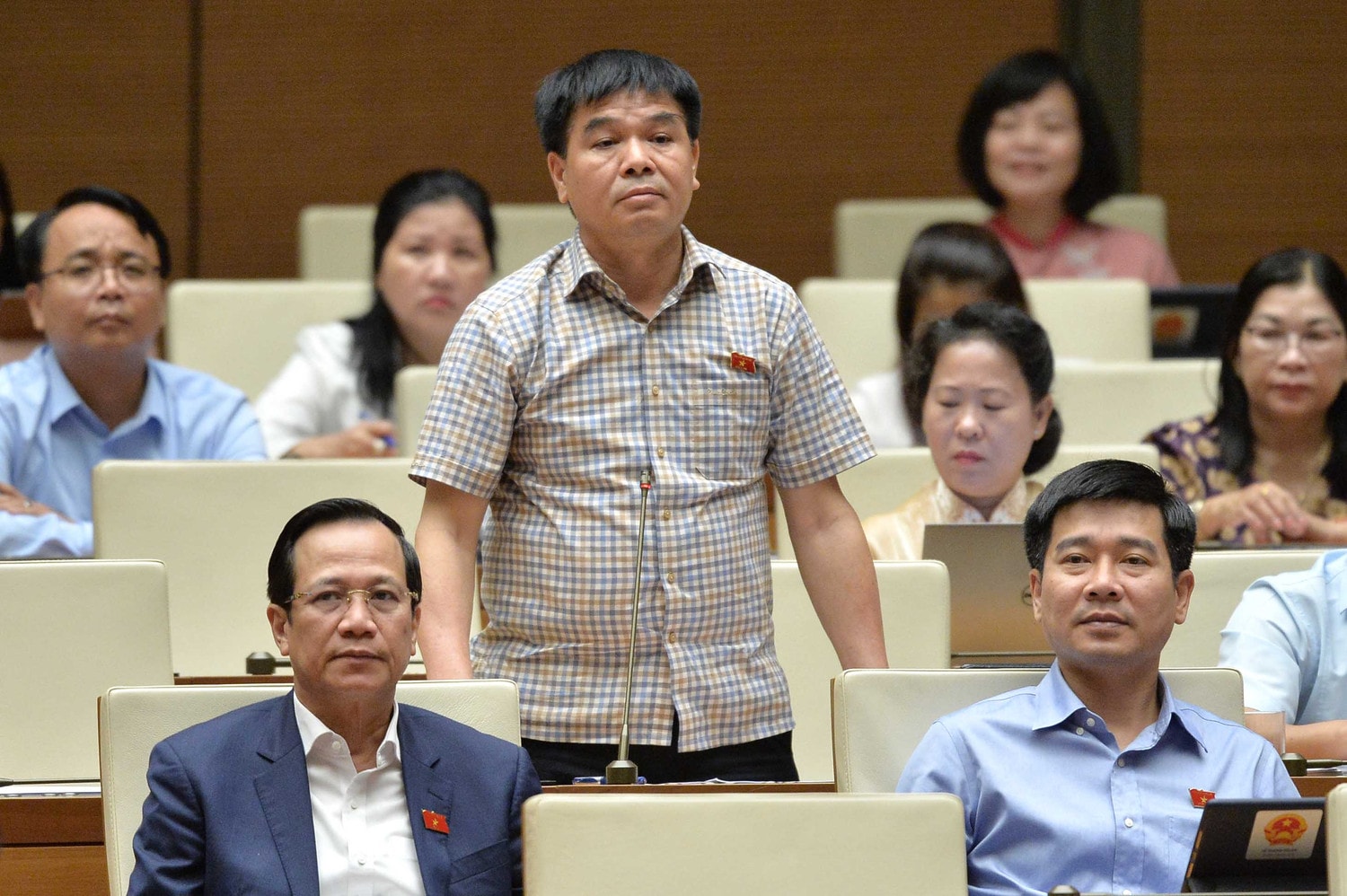 Cần quan tâm đầu tư công để xử lý các dòng sông ô nhiễm -0