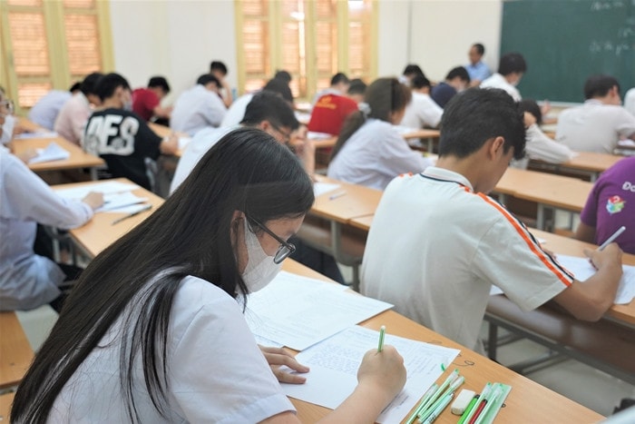 Đáp án đề thi Toán vòng 1 Trường THPT Chuyên Khoa học Tự nhiên -0