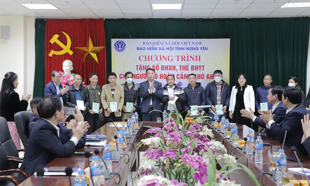Bảo hiểm xã hội tỉnh Hưng Yên nhận Bằng khen của Tỉnh ủy -0