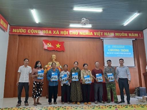 Huyện Đắk Mil (tỉnh Đắk Nông): Tặng thẻ BHYT cho người dân có hoàn cảnh khó khăn -0