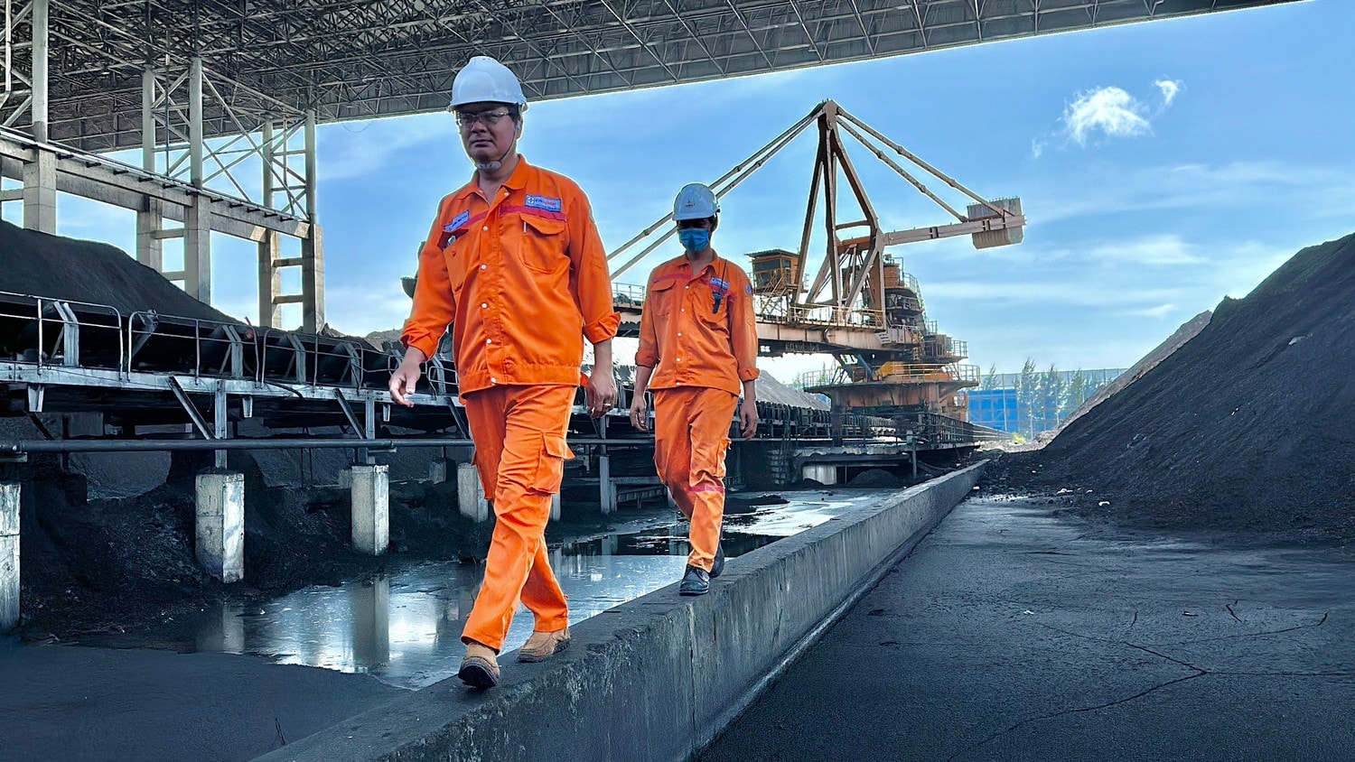 Sản lượng điện sản xuất tháng 5 vượt kế hoạch được giao -0