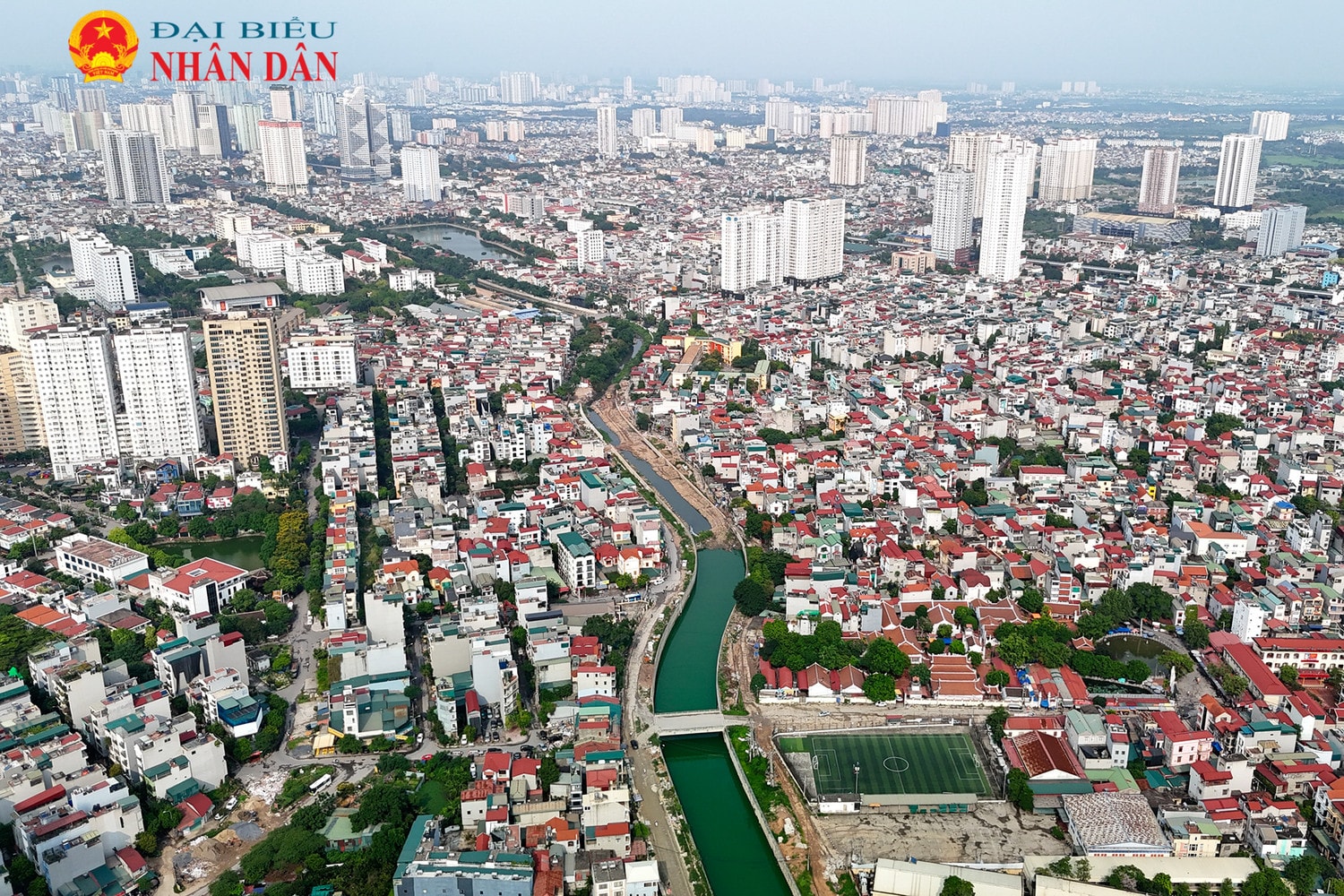 Người dân bị rác thải và bụi bẩn bủa vây do dự án cứng hóa kênh La Khê chậm tiến độ -0