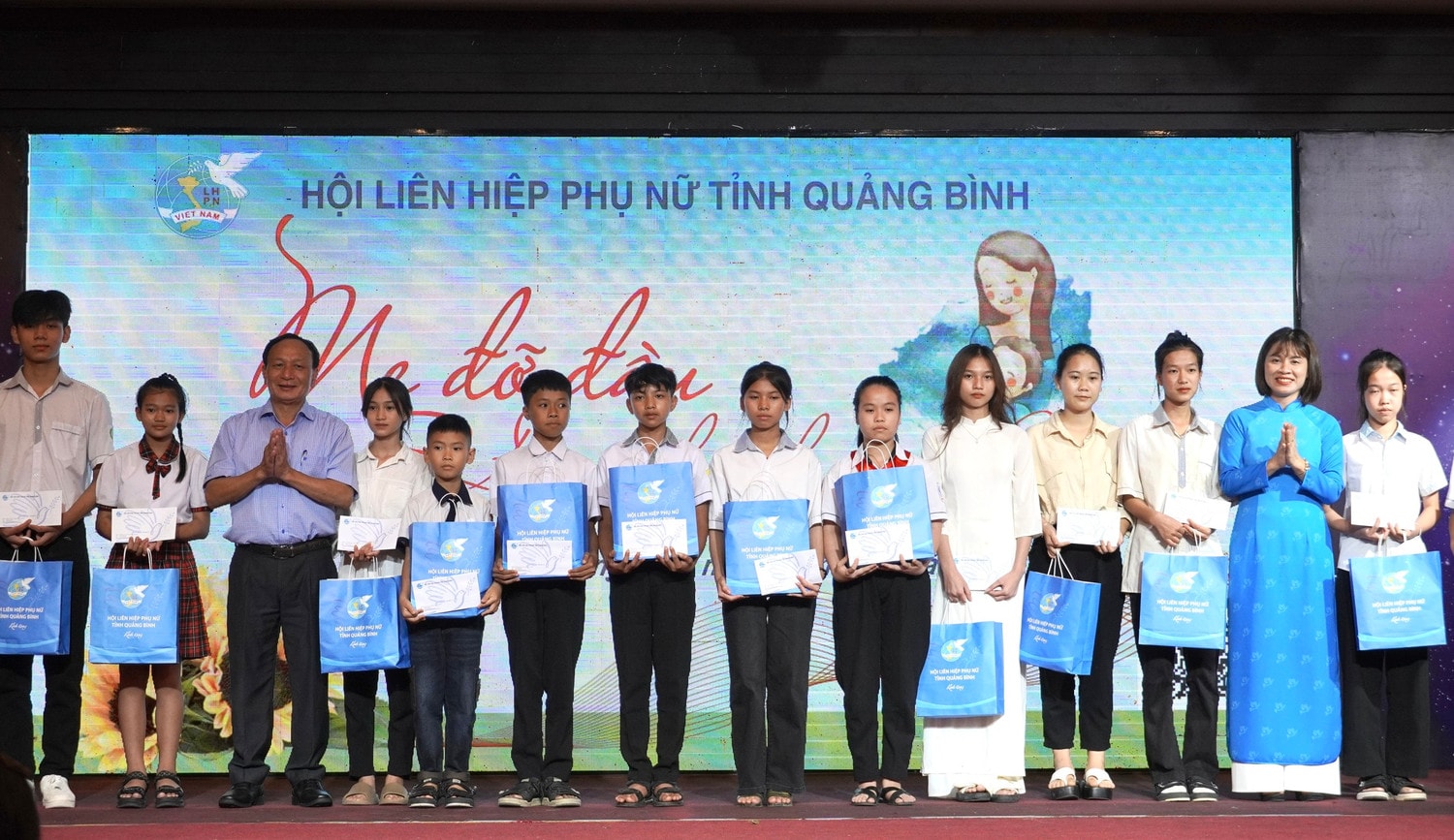 Quảng Bình: 1.104 trẻ mồ côi vững tin đến trường nhờ chương trình 