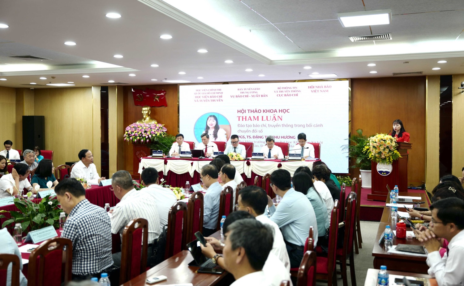 Báo chí chuyển đổi số, thích nghi với xu hướng mới -0