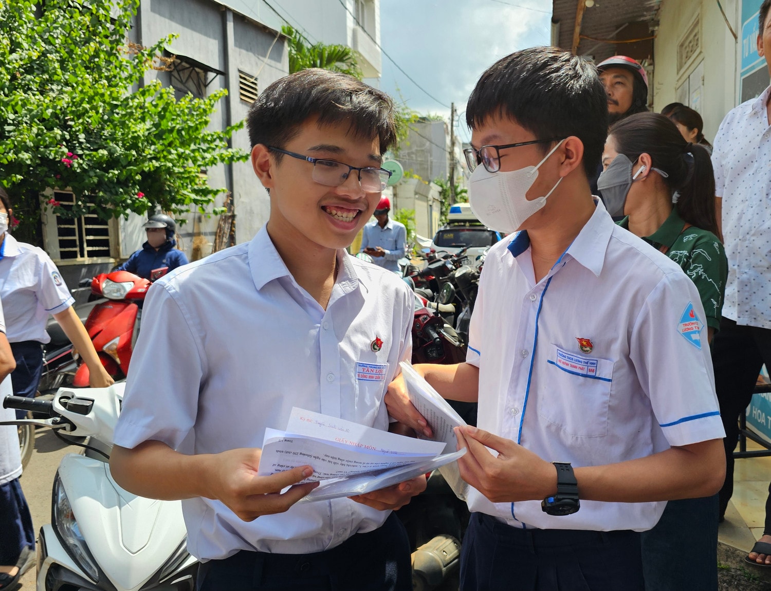 Thi vào THPT tại Đắk Lắk: Bố mẹ luôn là điểm tựa vững chắc cho con