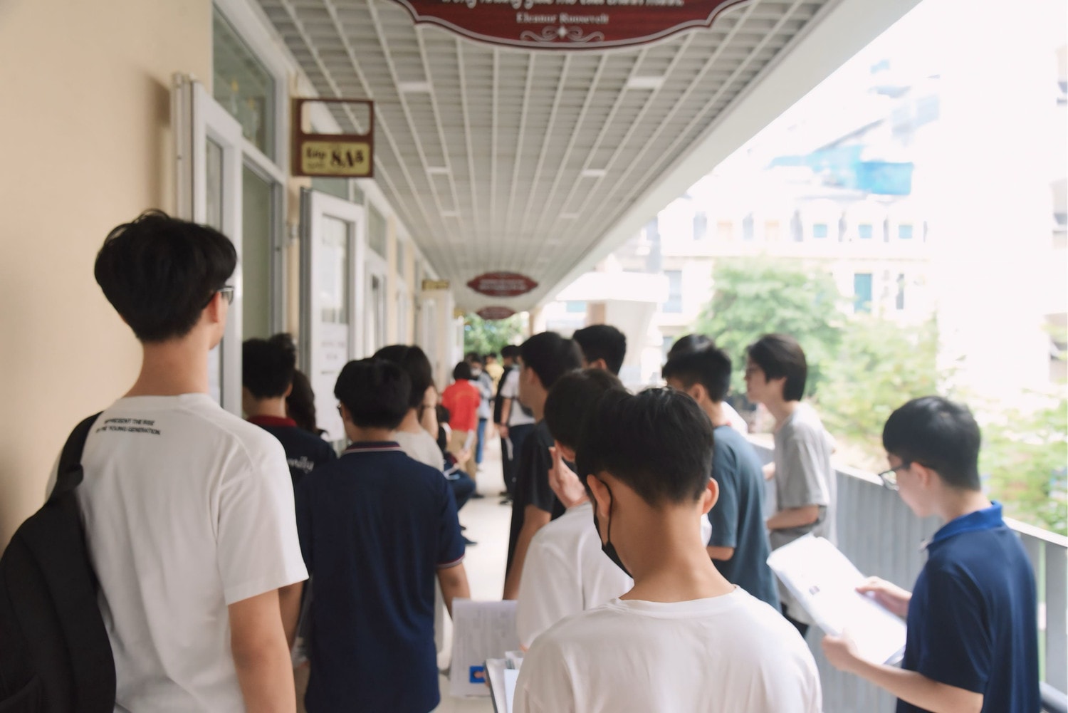 Sáng nay, hơn 106.000 thí sinh Hà Nội đến trường làm thủ tục dự thi lớp 10 THPT -0