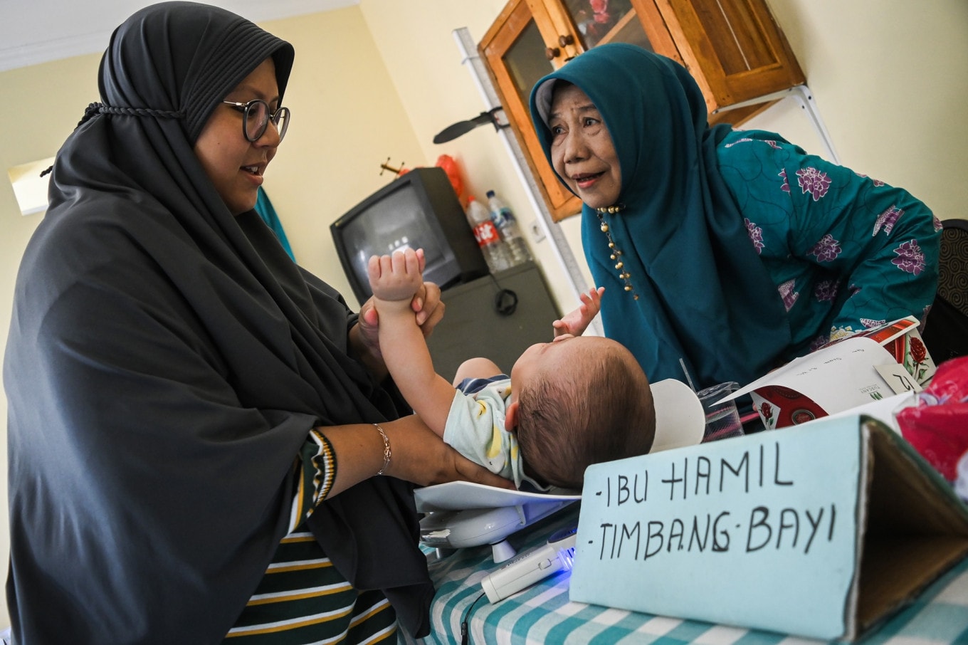 Hạ viện Indonesia thông qua luật mới kéo dài thời gian nghỉ thai sản -0