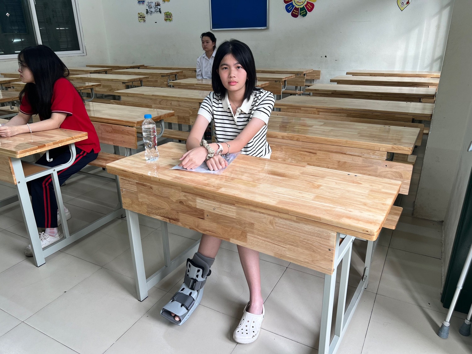 Thi vào lớp 10 Hà Nội: Thí sinh gãy tay được bố trí thi tại phòng riêng -0