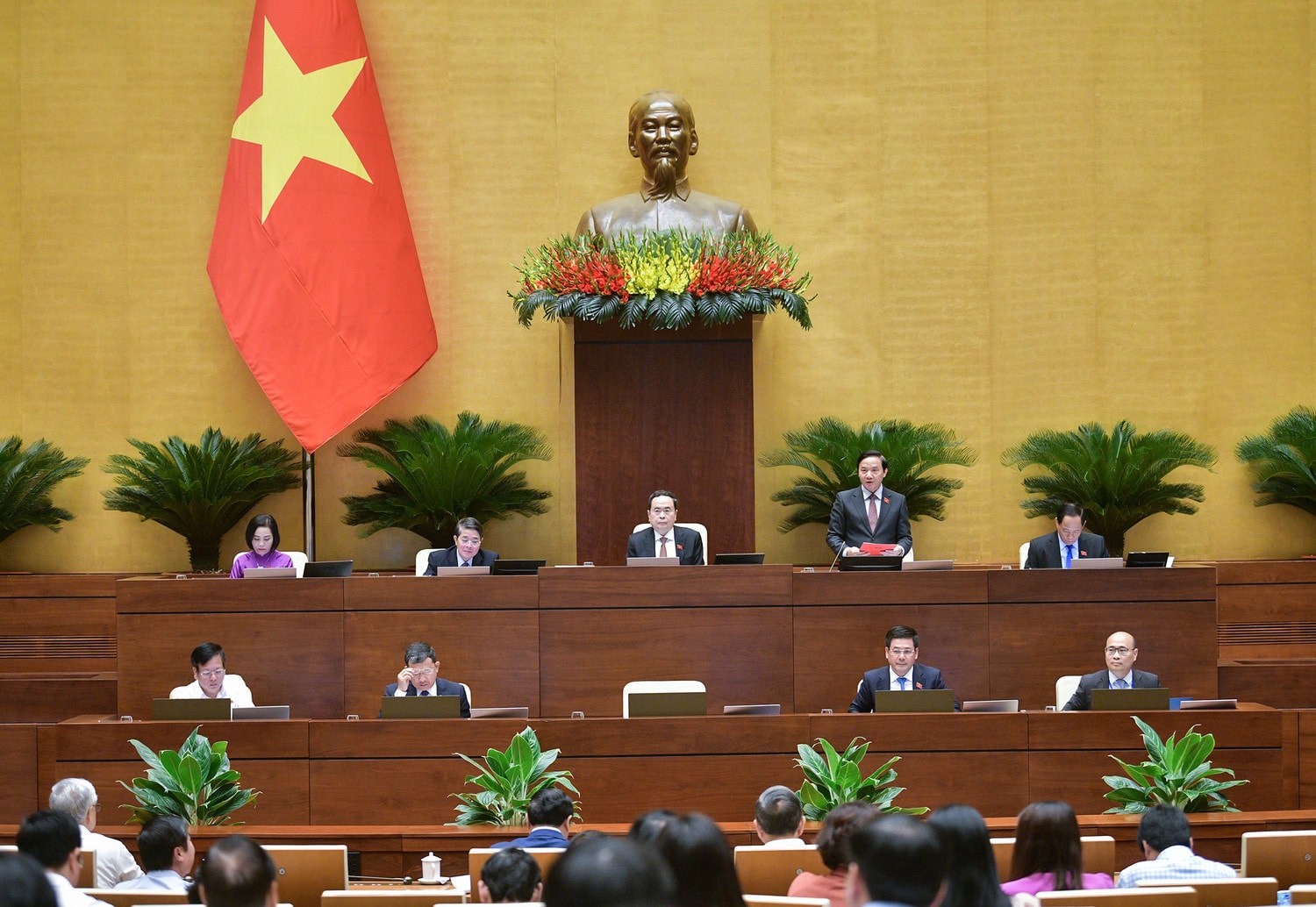 Phó Chủ tịch Quốc hội Nguyễn Khắc Định điều hành Phiên họp
