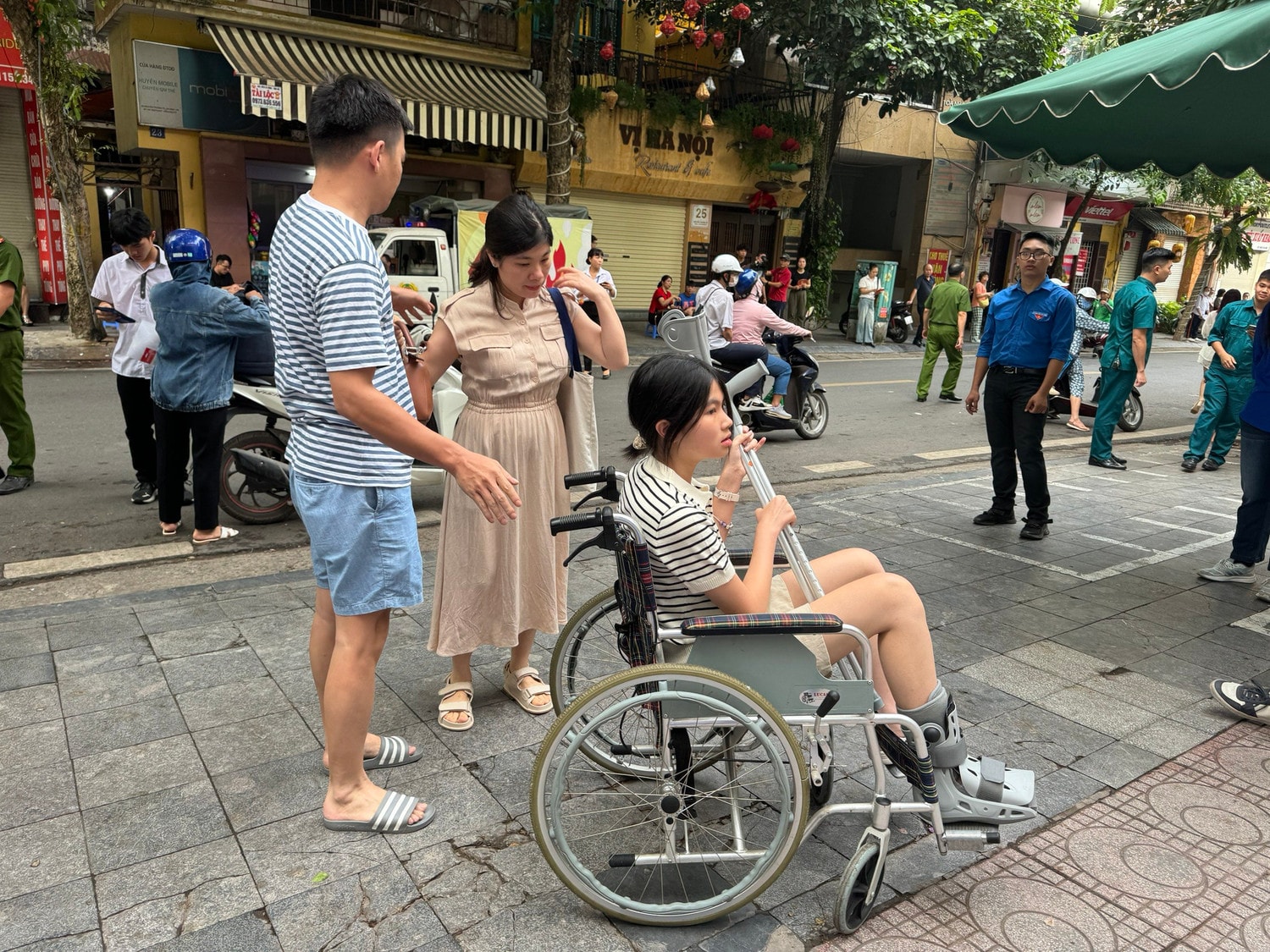 Thi vào lớp 10 Hà Nội: Thí sinh gãy tay, gãy chân được bố trí thi tại phòng riêng -0