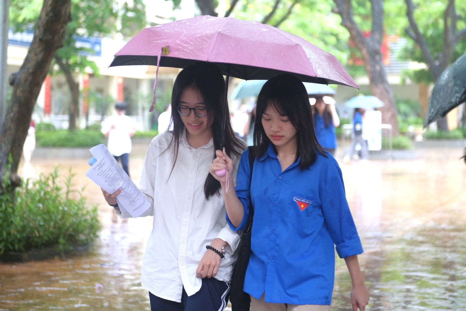 Giáo viên nhận định đề Toán thi vào lớp 10 ở Hà Nội giảm độ khó so với năm trước, sẽ có nhiều điểm 9 -0