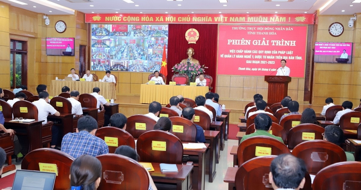 Ủy viên Trung ương Đảng, Bí thư Tỉnh ủy, Chủ tịch HĐND tỉnh Đỗ Trọng Hưng phát biểu tại phiên giải trình	Ảnh: Minh Hiếu