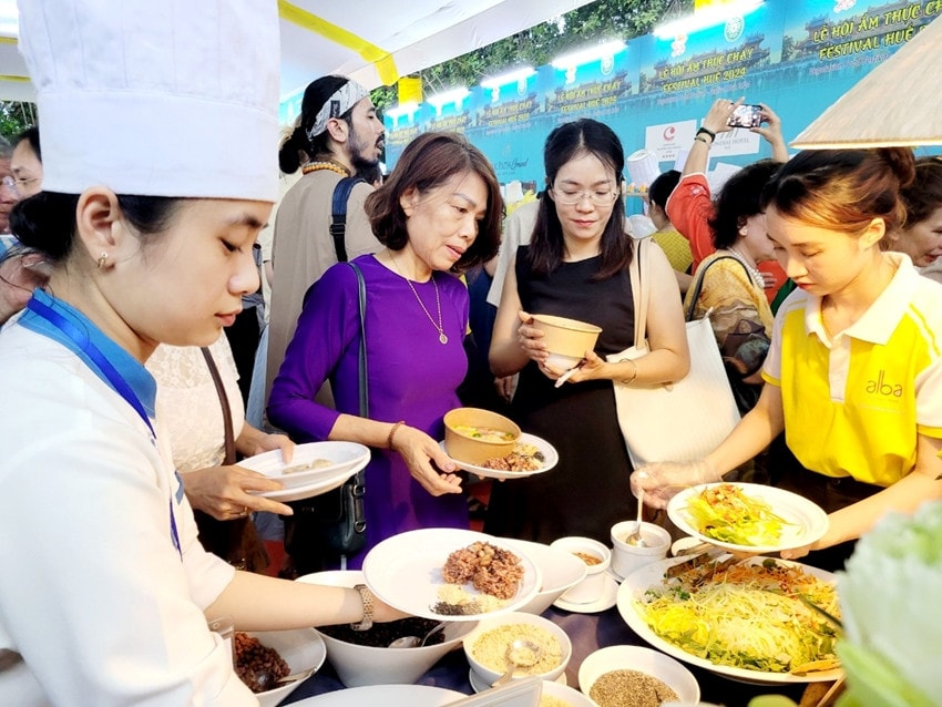 Cầu nối để ẩm thực Việt vươn xa -0