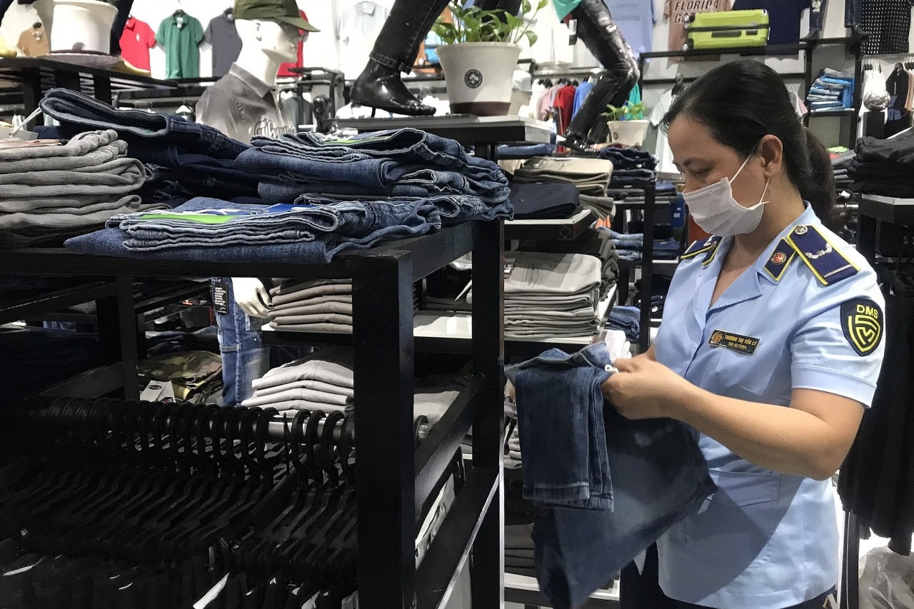 TP. Hồ Chí Minh: Phối hợp chặt chẽ, kiên quyết không để xảy ra các điểm nóng về buôn lậu -0