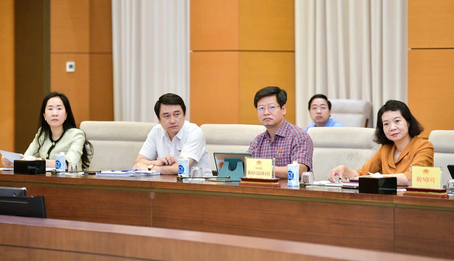 Phó Chủ tịch Quốc hội Nguyễn Khắc Định chủ trì làm việc với các bộ, cơ quan thuộc lĩnh vực xã hội, khoa học công nghệ về thực hiện pháp luật về đơn vị sự nghiệp công lập