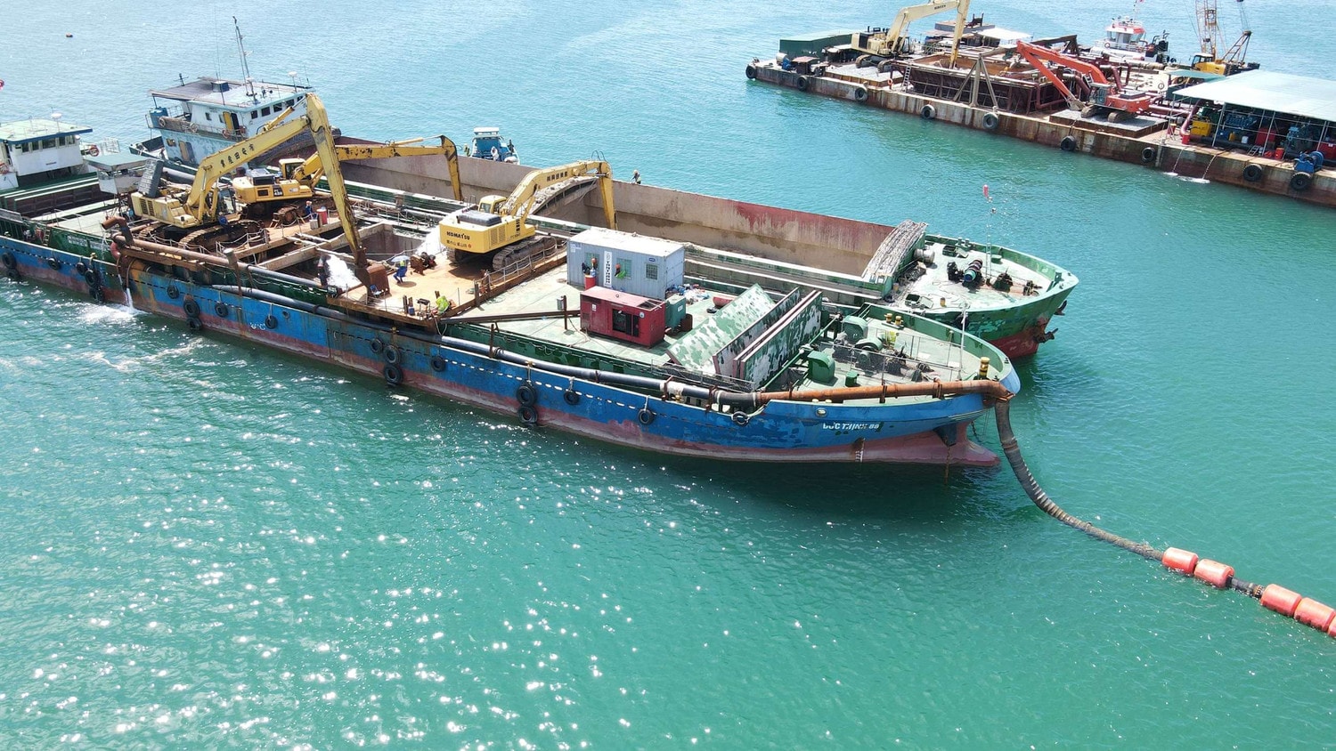 Vụ việc tàu Đức Thịnh 88 hoạt động trái phép các cơ quan chức năng đang tiếp tục làm việc Cần giám sát chặt chẽ đội tàu chờ cấp phép để thực hiện nạo vét đáy biển ở Hà Tĩnh -0