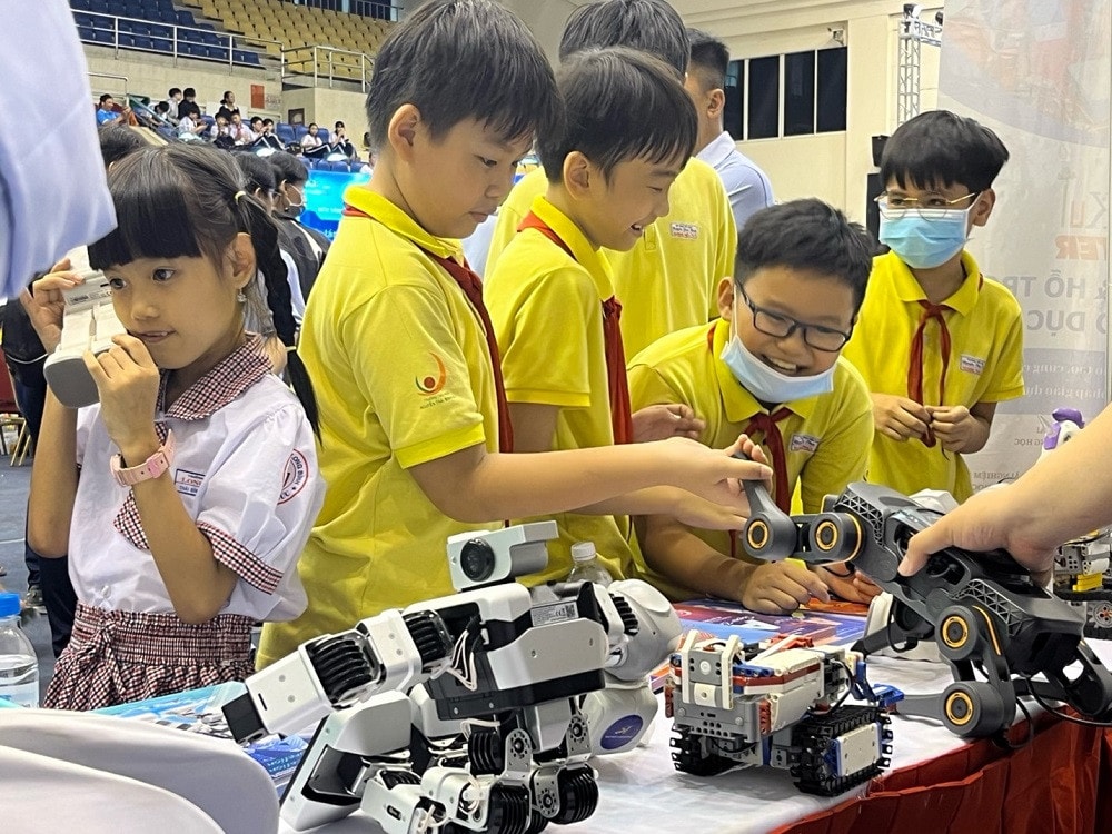 Cuộc thi “ROBO G 2024” trên toàn quốc với chủ đề “KHÁM PHÁ AI”. -0