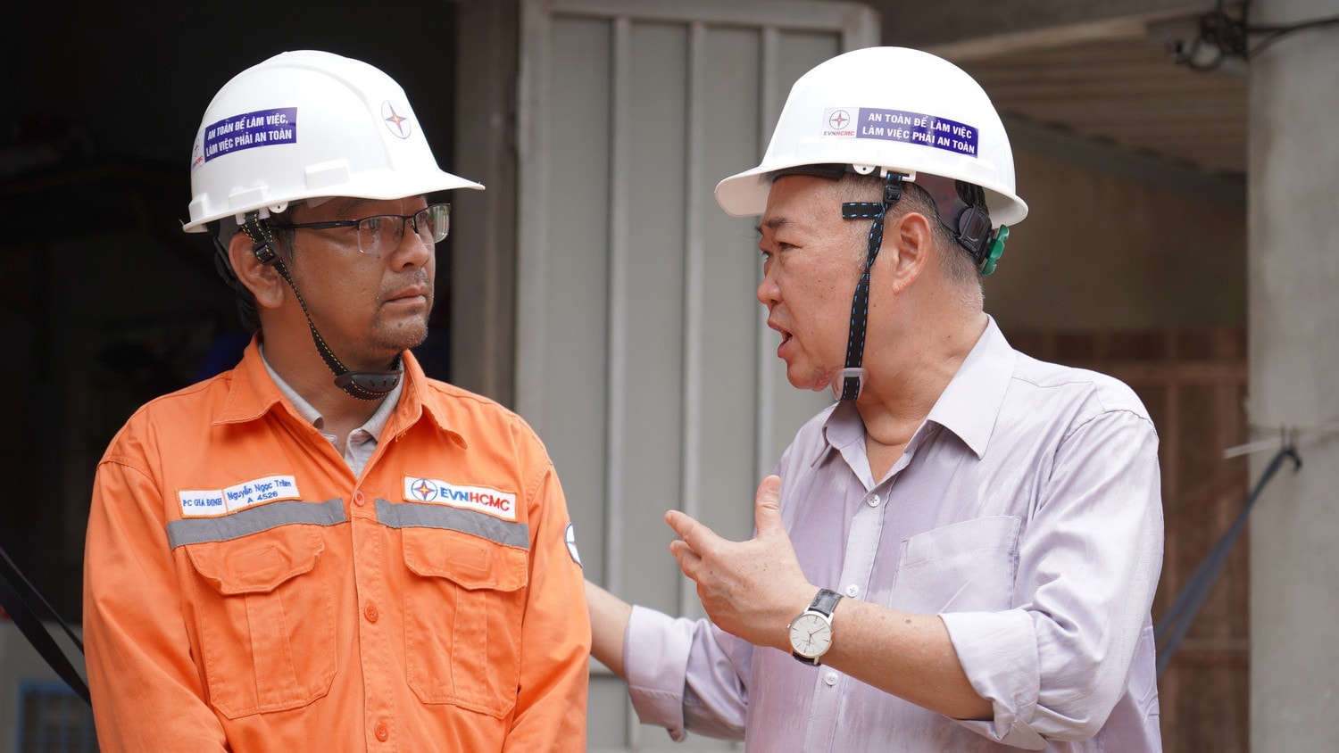 Đảng ủy EVNHCMC động viên tinh thần Đội xung kích thi công đường dây 500 KV mạch 3 -0