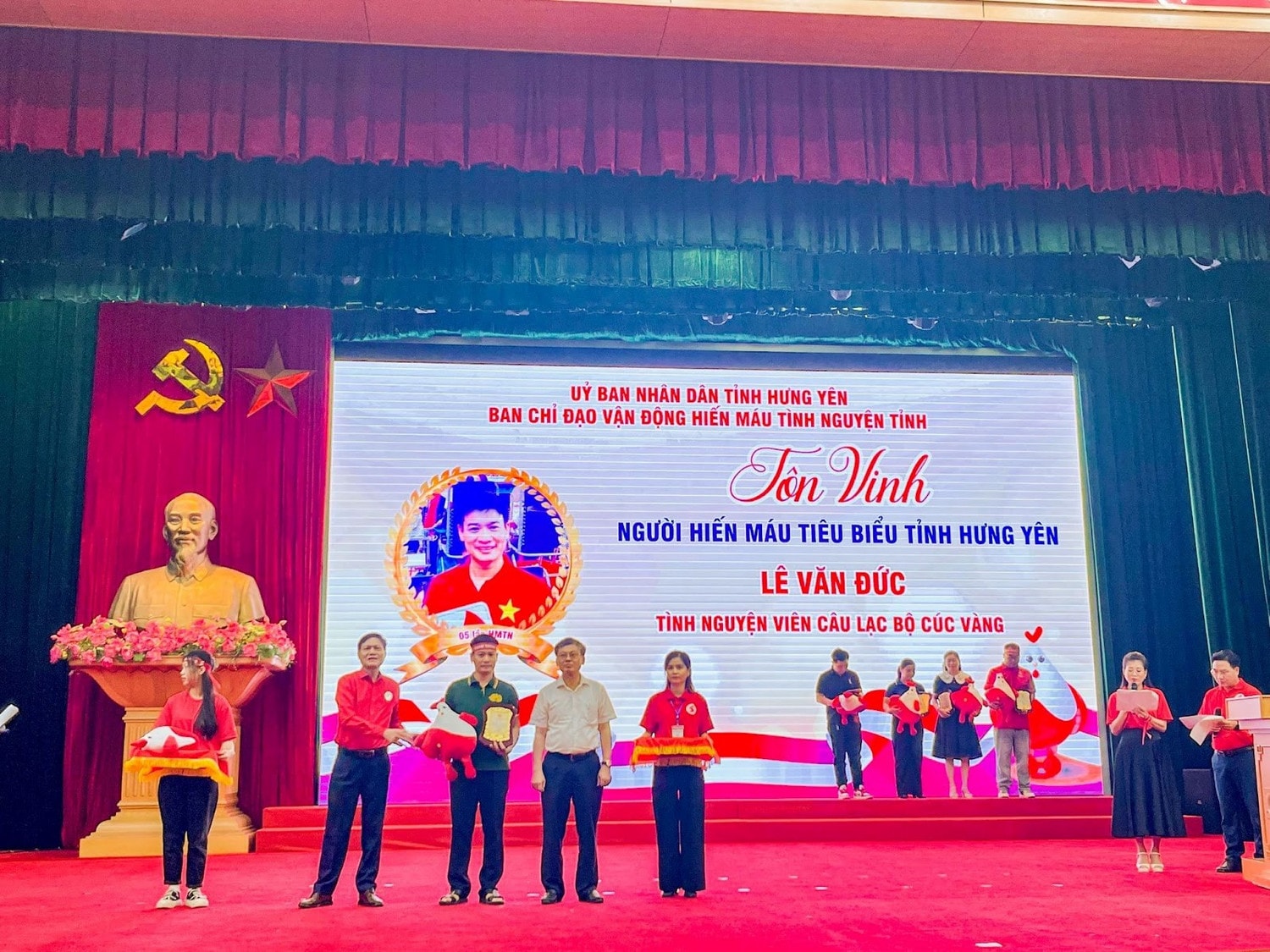 Phật tử CLB Cúc Vàng tại Hưng Yên tình nguyện hiến máu cứu người bằng tâm từ bi của Đạo Phật - 0