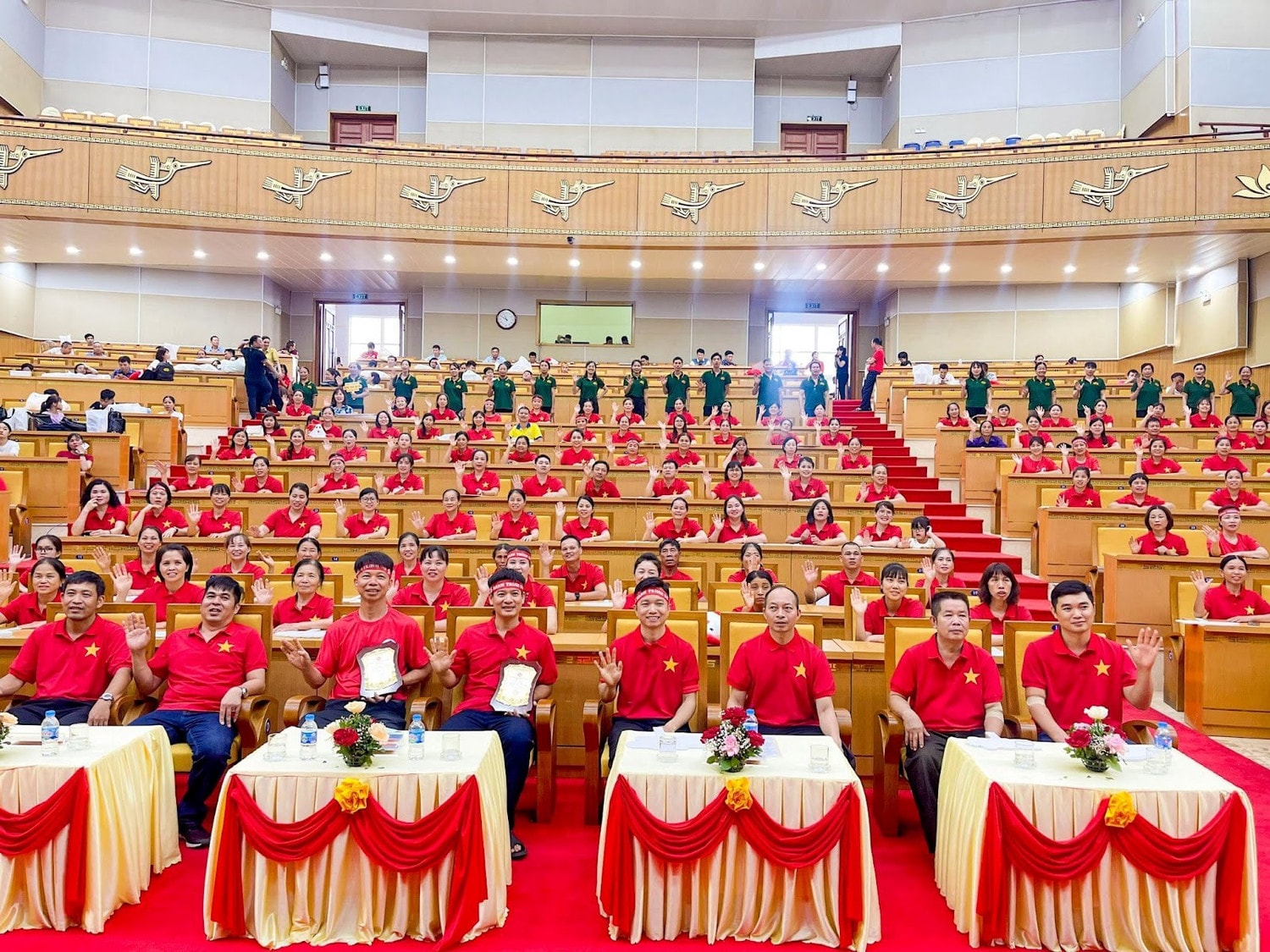 Phật tử CLB Cúc Vàng tại Hưng Yên tình nguyện hiến máu cứu người bằng tâm từ bi của Đạo Phật - 0