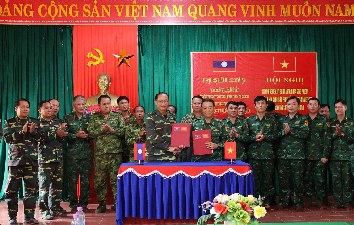 Tuần tra song phương, bảo vệ an ninh biên giới Việt - Lào -0