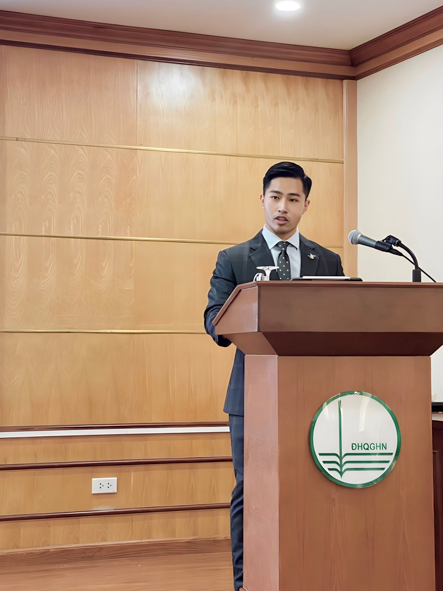 Hành trình trở thành nhà nghiên cứu năng lượng của nam sinh yêu Toán -0