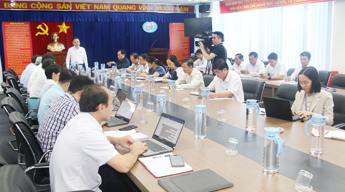 Đoàn giám sát của Quốc hội về quản lý thị trường bất động sản và nhà ở xã hội làm việc với các sở, ngành tỉnh Bình Dương -0