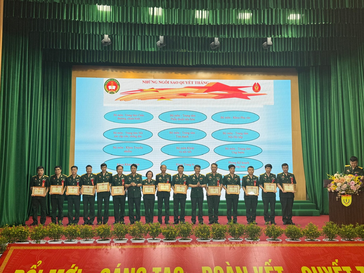 Bệnh viện Quân y 103: Tăng cường tuyên truyền, cổ động phong trào thi đua Quyết thắng, gương người tốt, việc tốt -0
