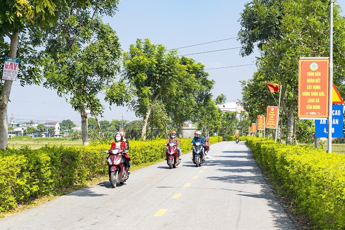 Hạ tầng giao thông nông thôn tại thôn Tam Đồng, xã Cẩm Vịnh, huyện Cẩm Xuyên Ảnh: Ngô Thắng