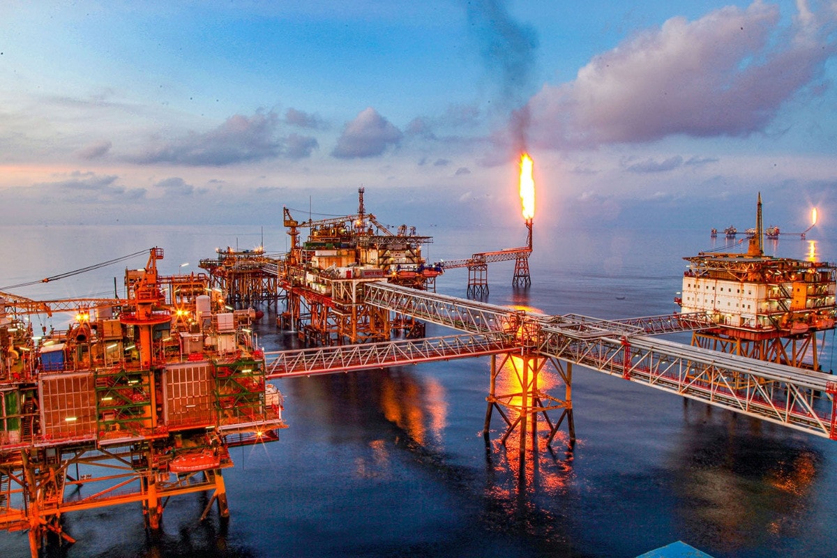 Petrovietnam tiếp tục duy trì tăng trưởng khi giá dầu đảo chiều giảm mạnh -0