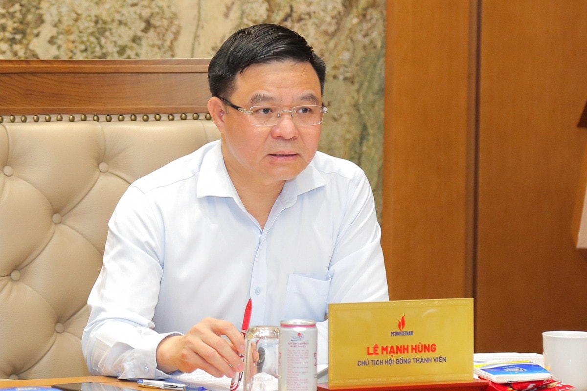 Tổng Giám đốc Petrovietnam Lê Ngọc Sơn điều hành giao ban. Ảnh: Petrovietnam Petrovietnam tiếp tục duy trì tăng trưởng khi giá dầu đảo chiều giảm mạnh -0