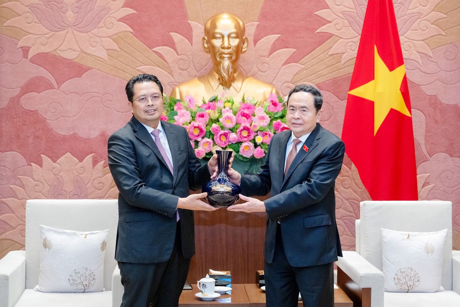Chủ tịch Quốc hội Trần Thanh Mẫn tiếp Phó Chủ tịch Thượng viện Cộng hòa Indonesia -0