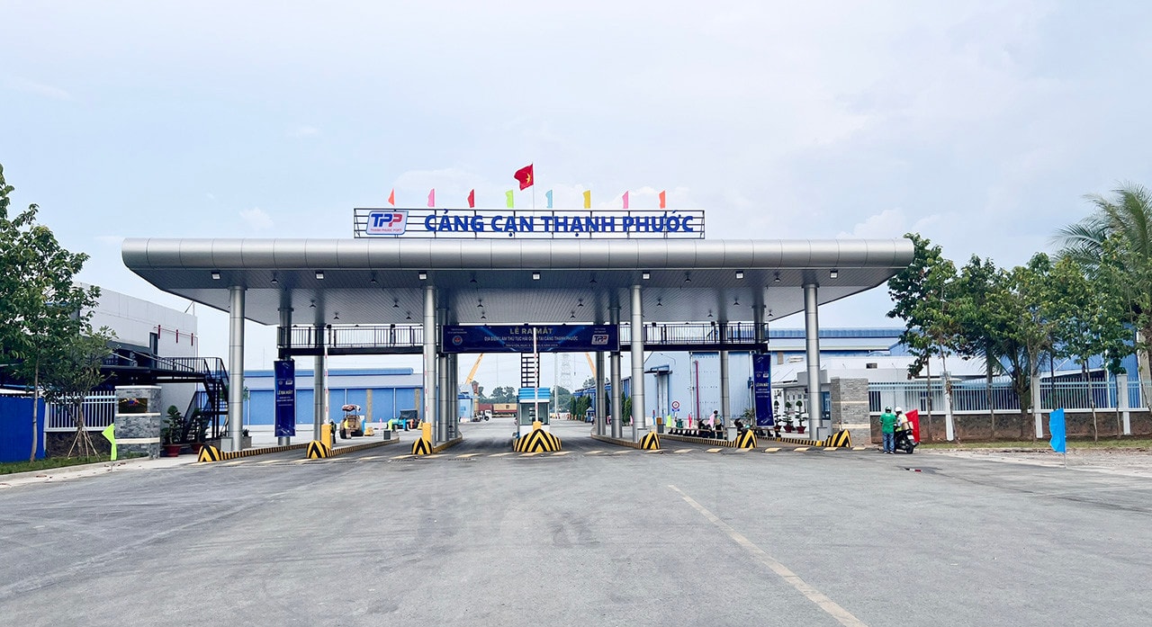Bình Dương có cảng cạn đầu tiên được làm thủ tục xuất, nhập khẩu