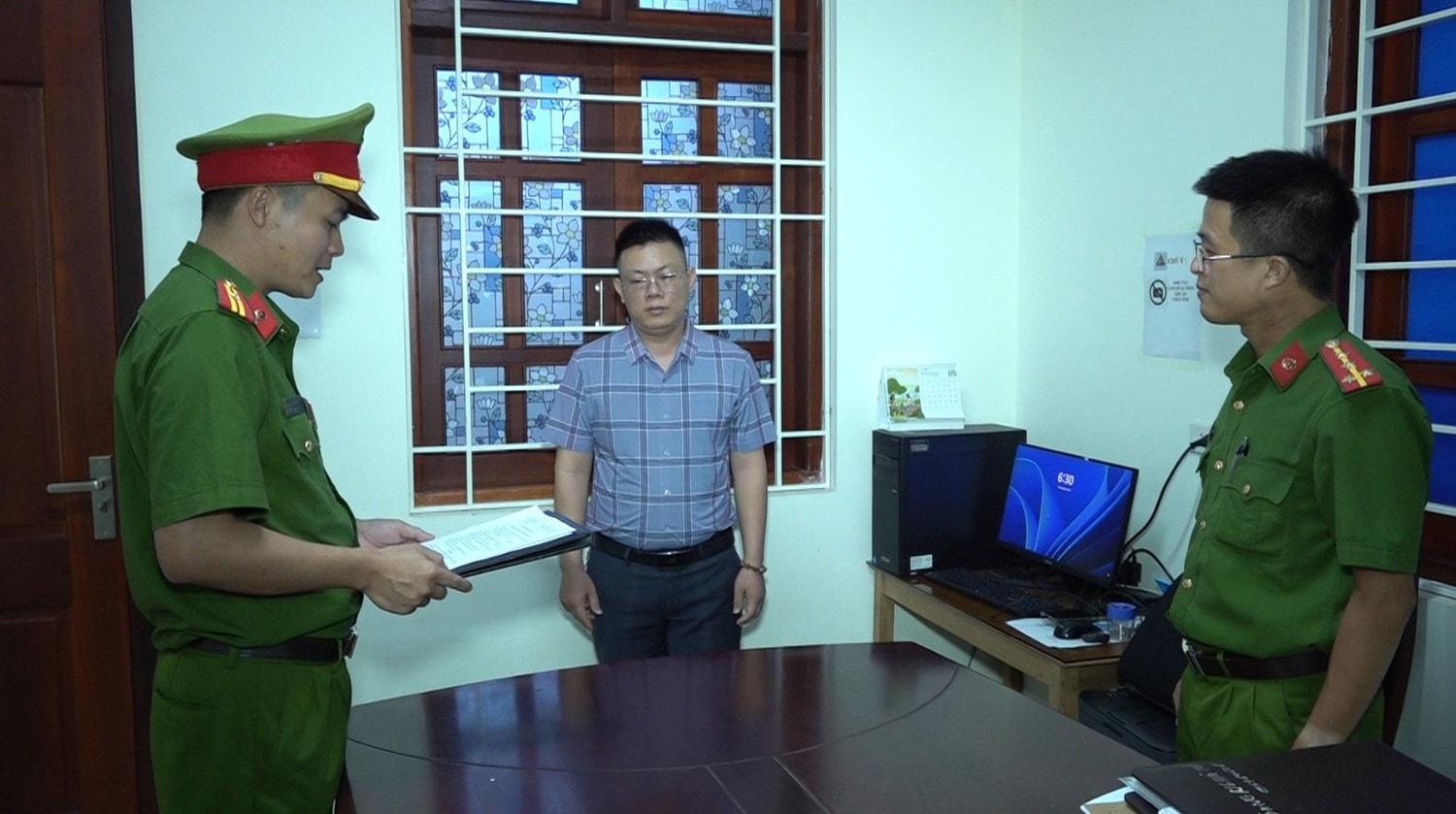 Nghệ An: Khởi tố, bắt tạm giam phó chủ tịch ủy ban huyện Quỳ Hợp -0