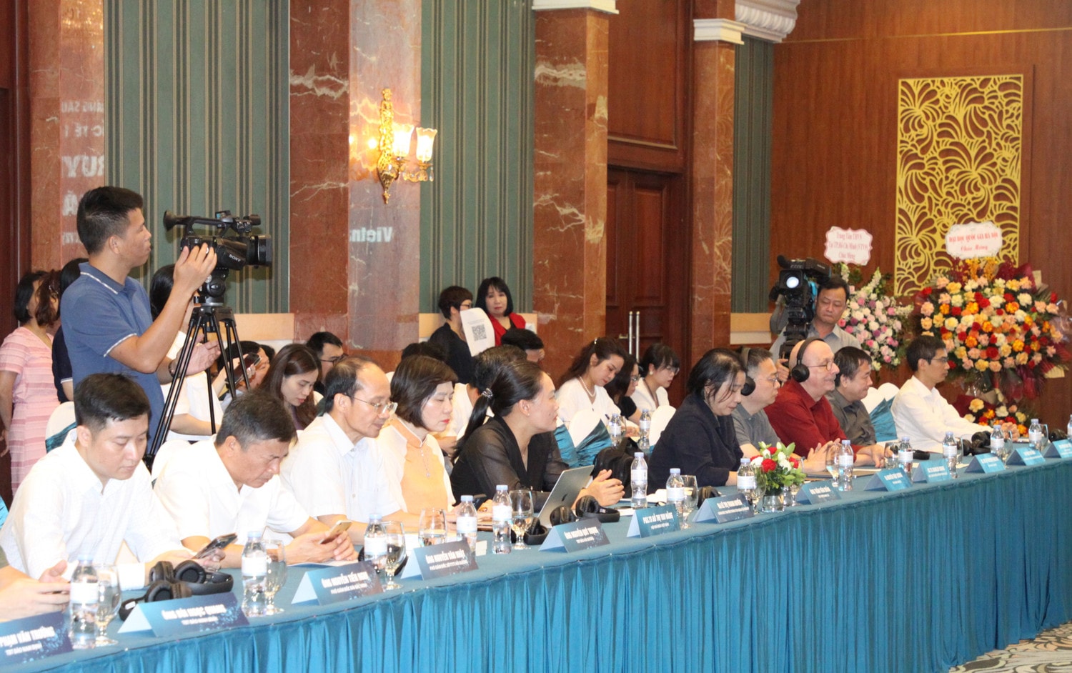 Các đại biểu tham dự Hội thảo