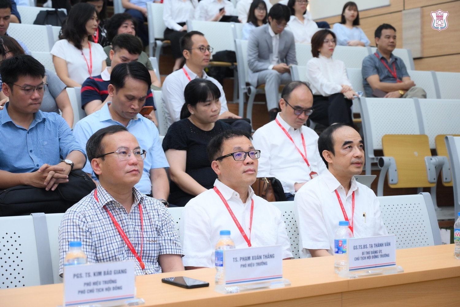 Trường Đại học Y Hà Nội phấn đấu là trường định hướng nghiên cứu hàng đầu châu Á -0
