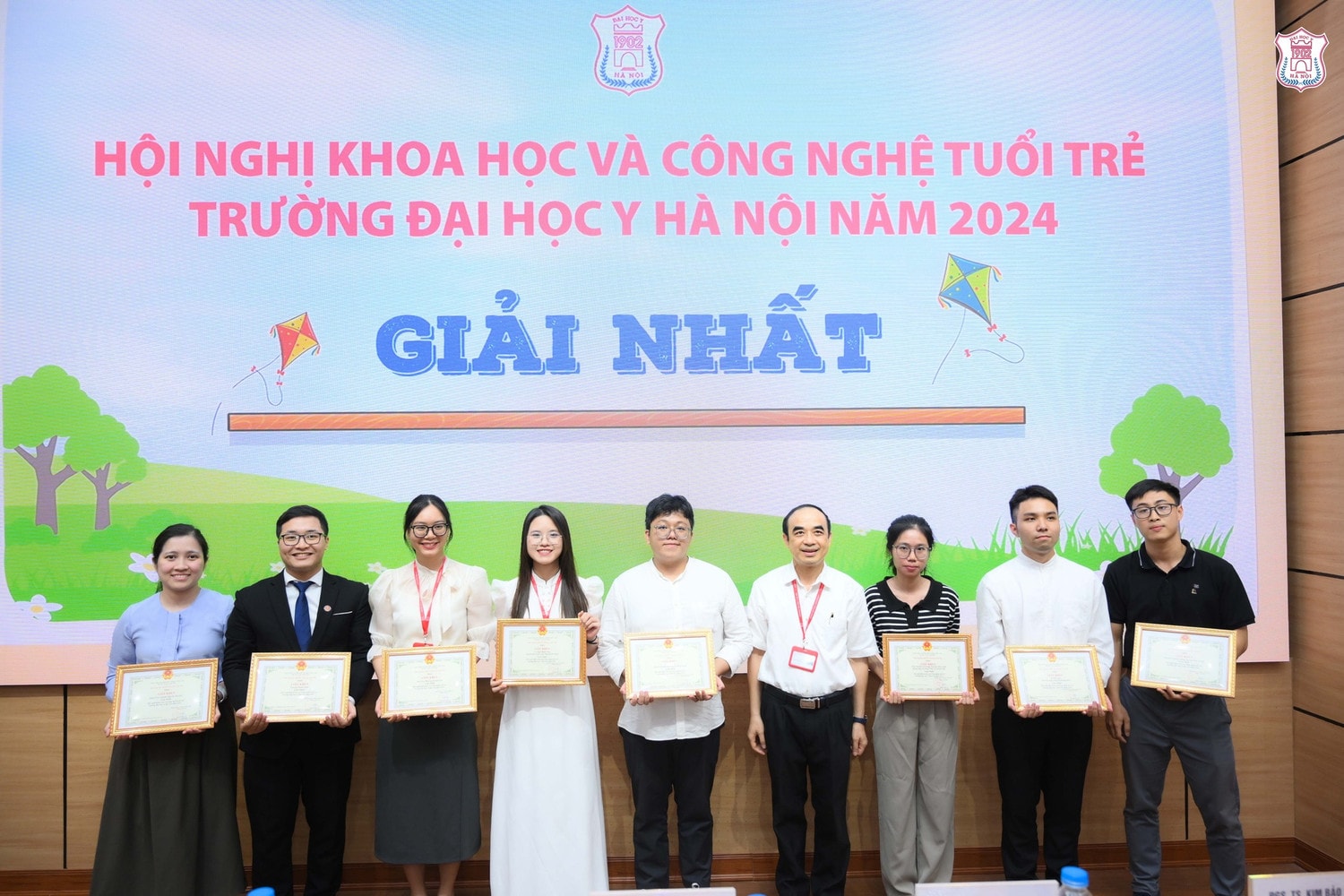 Trường Đại học Y Hà Nội phấn đấu là trường định hướng nghiên cứu hàng đầu châu Á -0
