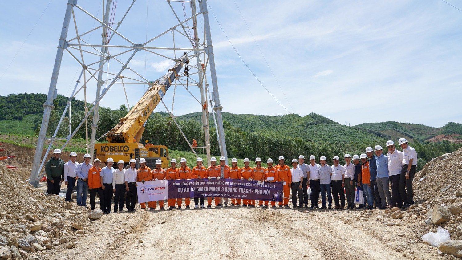  Thăm Đội xung kích thi công Dự án Đường dây 500kV mạch 3 Quảng Trạch - Phố Nối -1