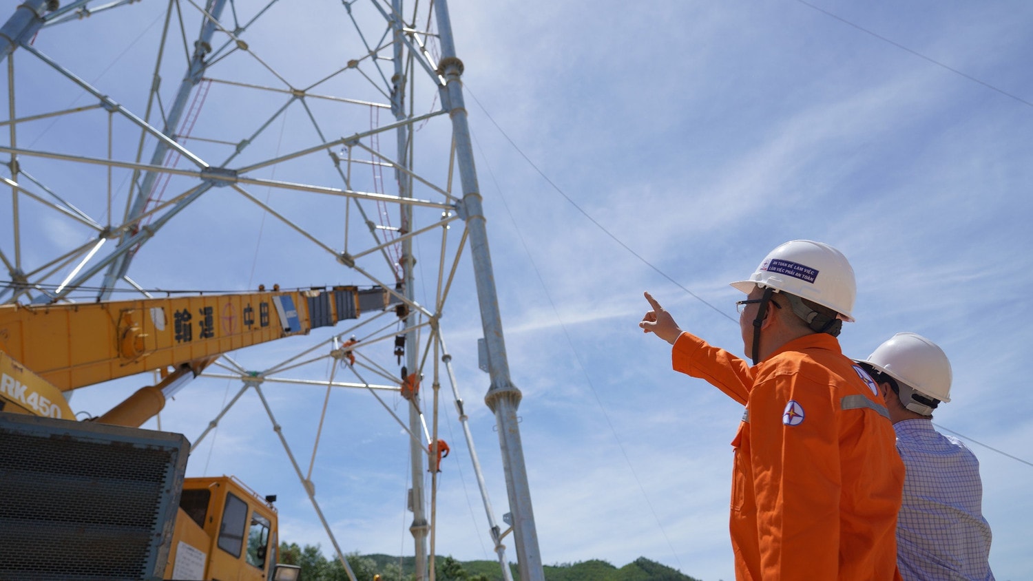  Thăm Đội xung kích thi công Dự án Đường dây 500kV mạch 3 Quảng Trạch - Phố Nối -3