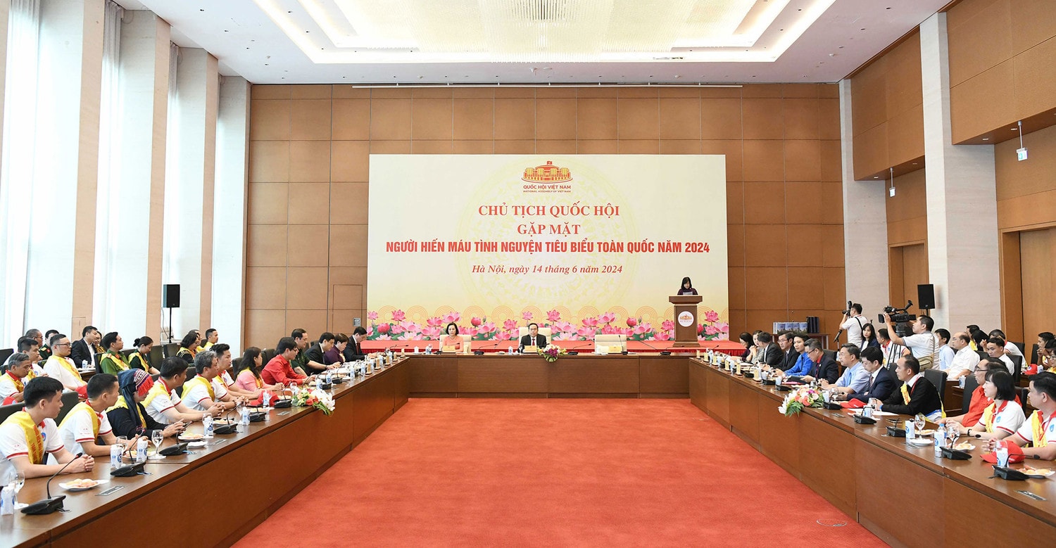 Chủ tịch Quốc hội Trần Thanh Mẫn gặp mặt người hiến máu tình nguyện tiêu biểu toàn quốc -0