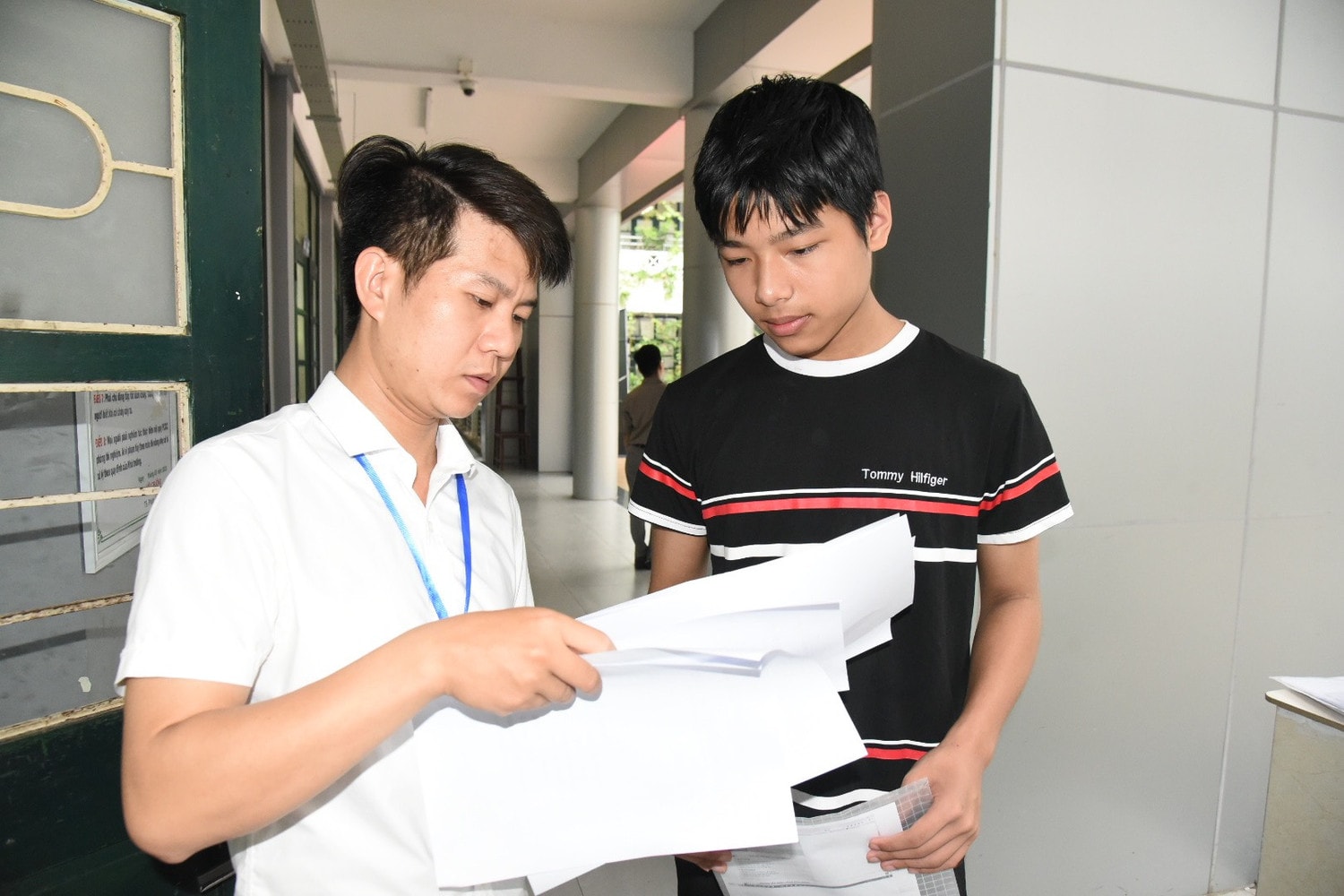 Hơn 4000 thí sinh bước vào thi tuyển lớp 10 Trường Nguyễn Tất Thành -0
