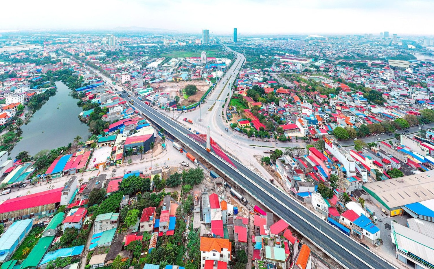 Sự phát triển cơ sở hạ tầng đô thị huyện An Dương hướng tới thành lập đơn vị hành chính quận tại huyện An Dương. Ảnh: Sông Hồng 